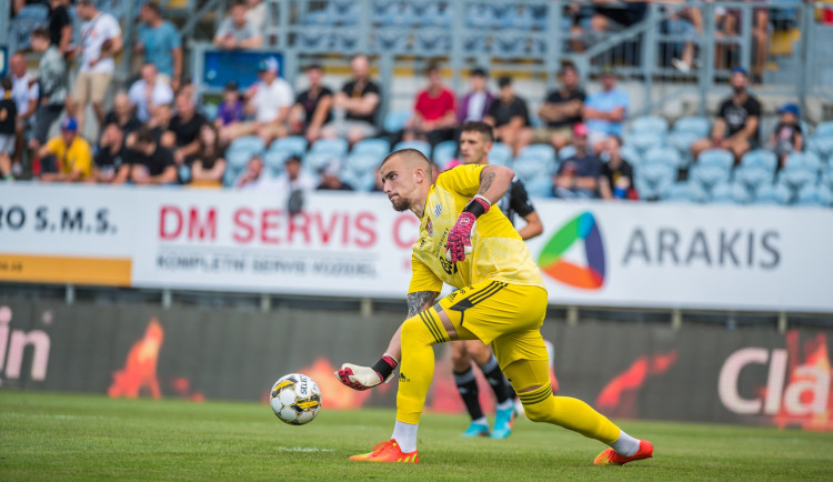 Před rokem bylo všechno jinak. Je to sen, přiznal brankář Dynama Janáček