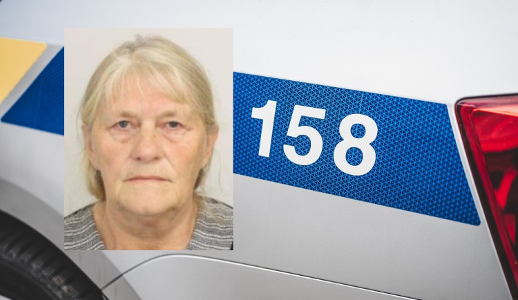 Policie hledá seniorku. Odešla na dvůr a nevrátila se