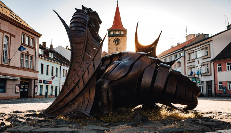 Jičín má díky směně pozemky pro propojku na Nové Město. Opozici se směna nelíbí