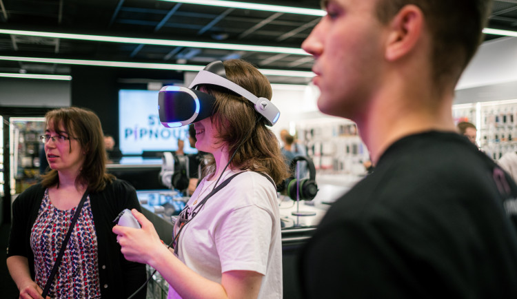 V Auparku v Hradci otevírá Smarty.cz. Vymazlená prodejna s gamingem a elektronikou