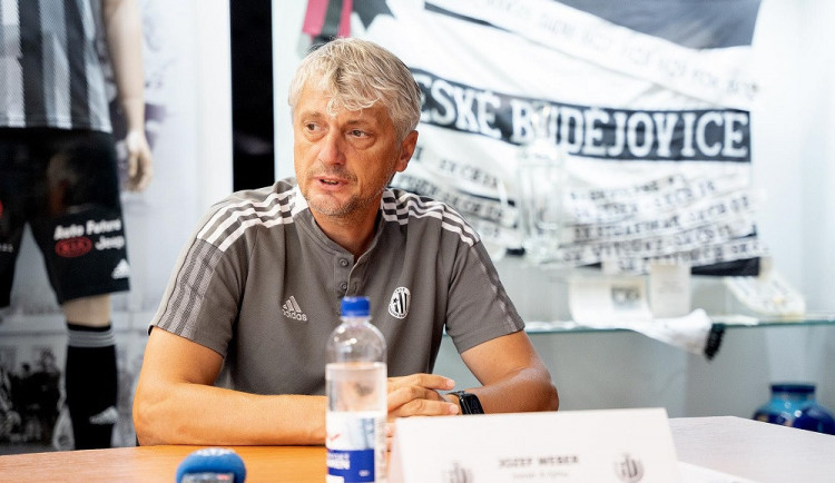 Na stadionu byla stísněná atmosféra. Musíme se z toho dostat, velí trenér Dynama Weber