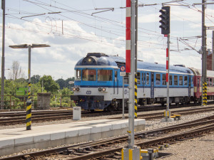 Na cestující čeká výluka mezi Jičínem a Ostroměří. Vlaky dočasně náhradní autobusy