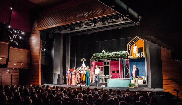 Klicperovo divadlo omezí svícení během zkoušek. Hledá způsoby, jak ušetřit za energie