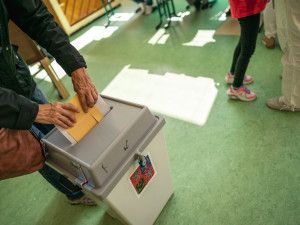 VOLBY 2022: První volební den je u konce. V Hradci Králové zatím volilo zhruba 27 procent obyvatel