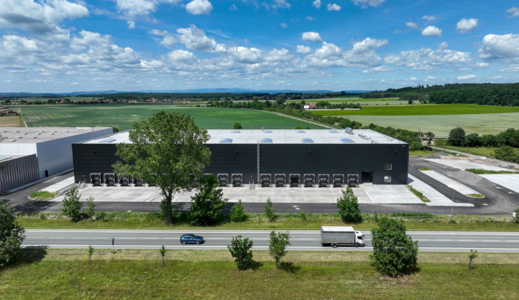 CTP v Hradci Králové dokončila první z hal, které před lety rozestavěla bez povolení