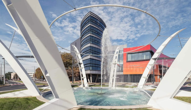 Zítra nenakoupíme. Zavřou i některá hradecká obchodní centra