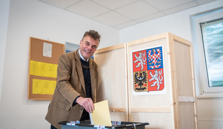 Tomáš Czernin má pro finále voleb do Senátu na Jičínsku podporu kandidátky STAN