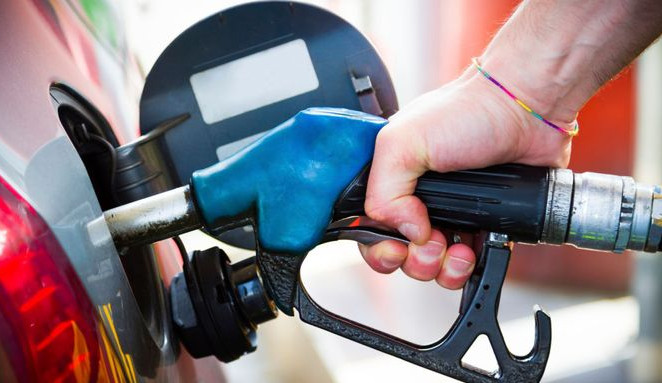 I pumpaři v Královéhradeckém kraji stlačili ceny, nafta za týden spadla skoro o korunu