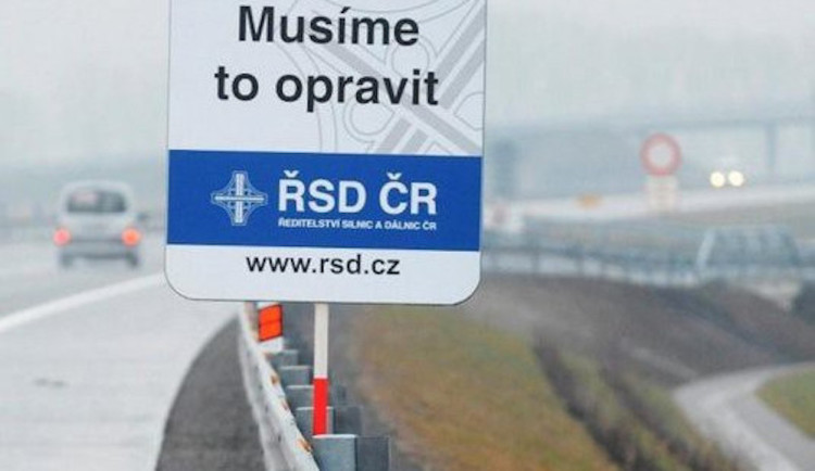 Na dálnicích D11 a D35 před Hradcem Králové končí omezení kvůli opravám silnice
