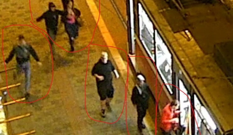 Fotbaloví fanoušci se v Brně vyřádili na šalině