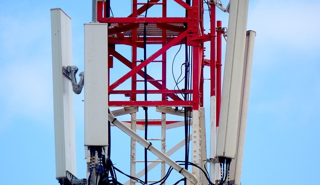 5G sítě pomůžou v boji se znečištěným vzduchem, tvrdí vědec z Brna