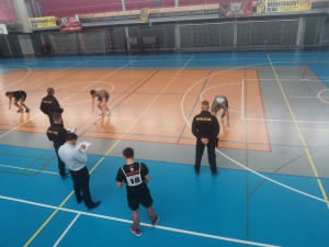 Zájemci o práci u Policie ČR si ve Skutči vyzkoušeli fyzotesty na(ne)čisto