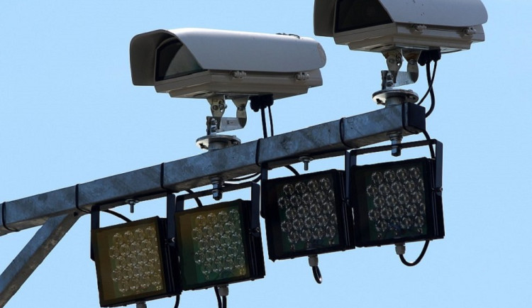 V Hradci přibývají radary a kamery, zatím jsou v testovacím režimu