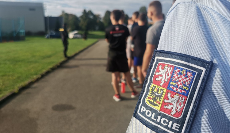 Zájemci o práci u Policie ČR si ve Skutči vyzkoušeli fyzotesty na(ne)čisto.