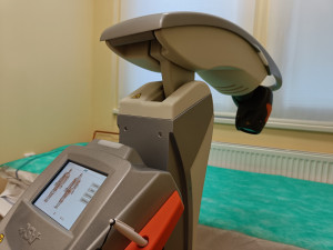 Nemocnice v Trutnově používá speciální laser. Zkracuje dobu léčby a pomáhá s covidem