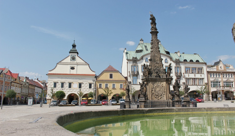 Dvůr Králové začíná info občanů posílat přes mobilní aplikaci. Dozví se o odstávkách vody nebo haváriích