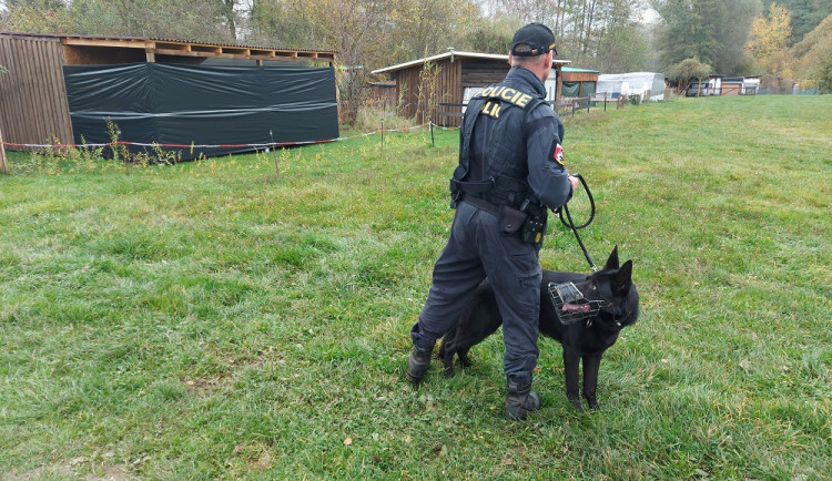 Policisté se pouští do kontrol chat a chatových oblastí. Pomáhá jim mobilní aplikace