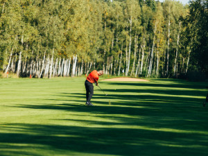 Golf už není jen pro bohaté. Je to levnější sport než lyžování, tvrdí golfový kouč Schovánek