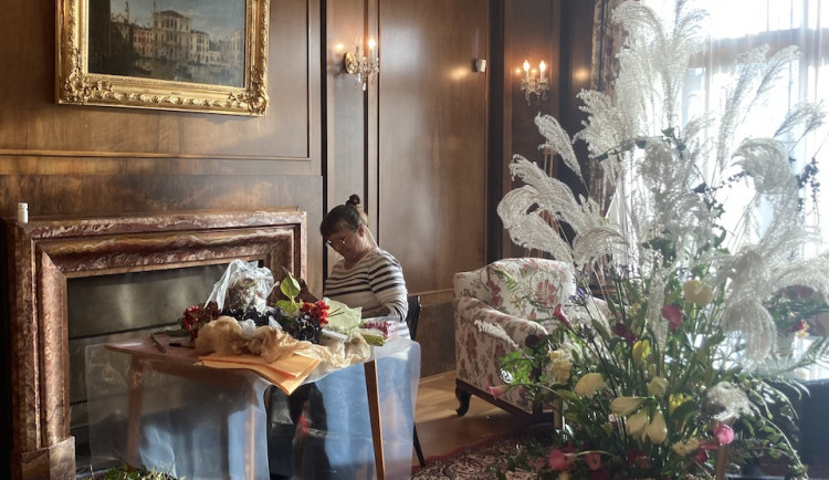 Vilu v Brně zaplavili milovníci rostlin. Soutěžili, kdo je šikovnější květinář