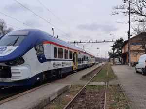 Vlaky mezi Hradcem a Pardubicemi budou svištět bezpečněji a rychleji