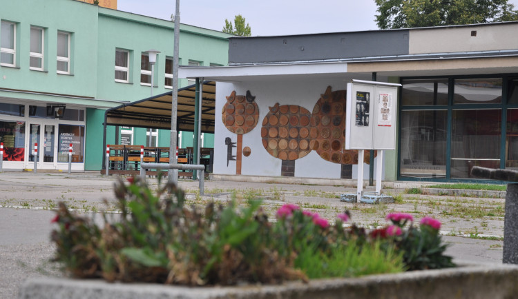 Proměna budějckého náměstíčka u Juvelu se odkládá. Prodražila se o téměř 20 milionů