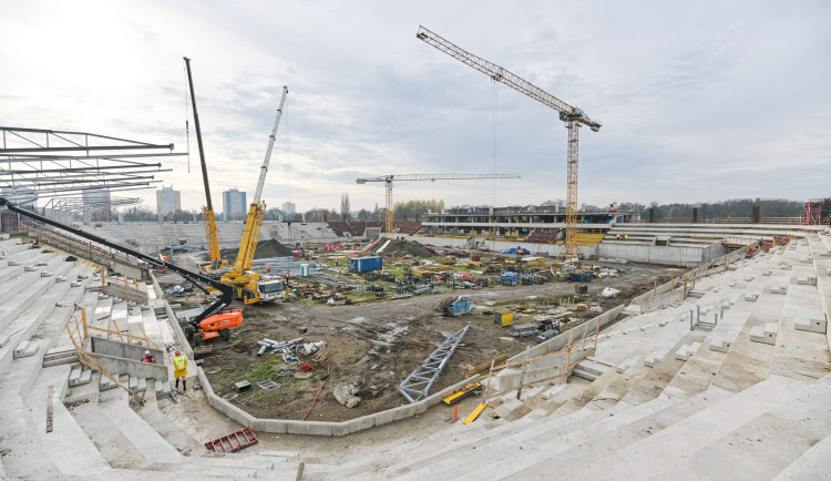 Jak to vypadá na fotbalovém stadionu v Hradci Králové?