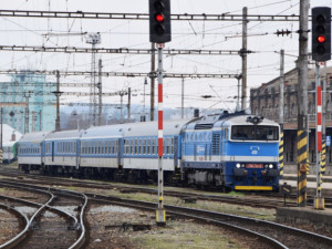 Na trase Hradec Králové Jaroměř nejezdí vlaky, výlukový řád je připraven
