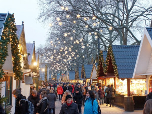 Češi chtějí za Vánoce utratit přes třináct a půl tisíce korun, o tisícovku více než loni