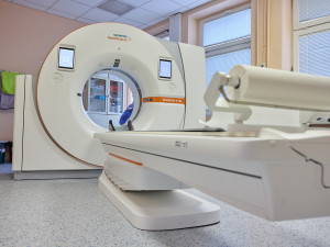 Nemocnice Trutnov má nový počítačový tomograf za 34 milionů. Vyšetří víc lidí