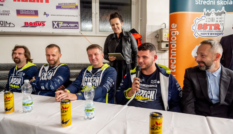 Student střední školy v Novém Bydžově pojede Dakar 2023. Filip studuje obor Autoelektrikář