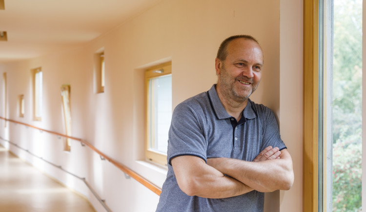 Dobrovolník 15 let naslouchal seniorům. Dar i velká zkušenost, vypráví