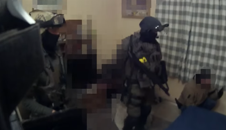 Zásahovka si došla pro podvodníka a zloděje. Letos už podruhé
