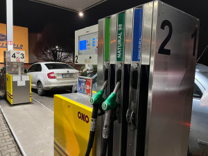 Paliva od minulého týdne zlevnila. Cena benzinu klesla pod 40 korun na litr