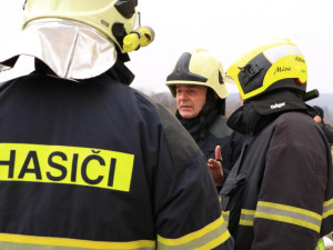 Končí jeden z nejdéle sloužících hasičů v kraji. Kolegové se s ním rozloučili se vší parádou