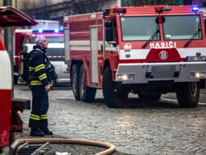 Končí jeden z nejdéle sloužících hasičů v kraji. Kolegové se s ním rozloučili se vší parádou