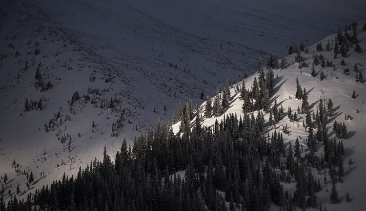 V Krkonoších začal platit první stupeň lavinového nebezpečí. Poprvé v této sezoně