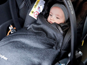 Zimní bundy do autosedačky nepatří, připomínají dopravní experti
