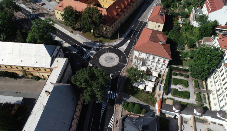 Zítra se otevře kompletně přebudovaná křižovatka Fortna v Hradci Králové