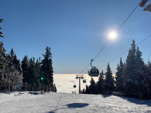 Na horách na východě Čech začala plnohodnotná lyžařská sezona