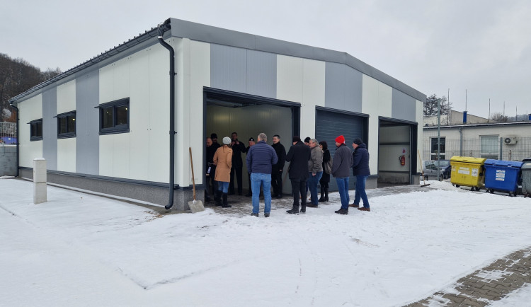 Hasiči v Náchodě dostali předčasný vánoční dárek, zbrusu nové zázemí