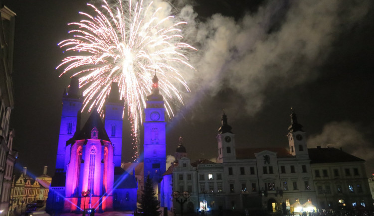 Nad Velké náměstí v Hradci Králové se po covidové pauze objeví novoroční ohňostroj