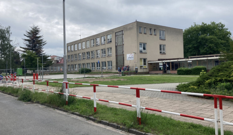První část rekonstrukce hradecké ZUŠ Střezina je hotová. Vyšla na 38 milionů