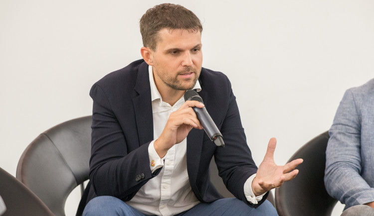 Zeman nechce měnit názor na jmenování Hladíka. Vytýká mu kauzy i nedostatek vzdělání