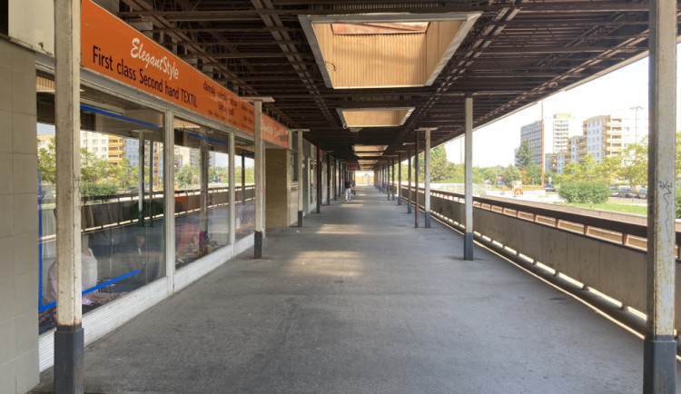 size4-15981788594221-207-za-rohem-benesovka-mela-byt-chloubou-hradce-kralove-ted-je-pro-ostudu