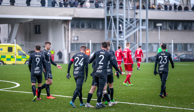 Fotbalisté pátého Hradce Králové na jaře cílí především na záchranu v první lize