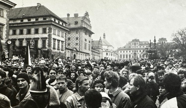 KOMENTÁŘ: Dáme v prezidentské volbě přednost slušnosti a klidu nebo chceme chaos, nenávist a lži?