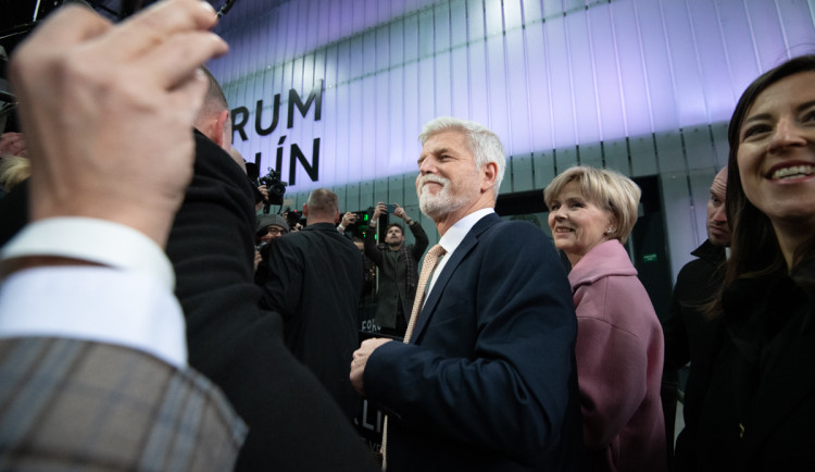 V Hradci Králové vyhrál volby Petr Pavel. Babiše za sebou nechal o 20 procent