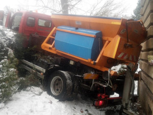 sypač po nehodě v Trutnově