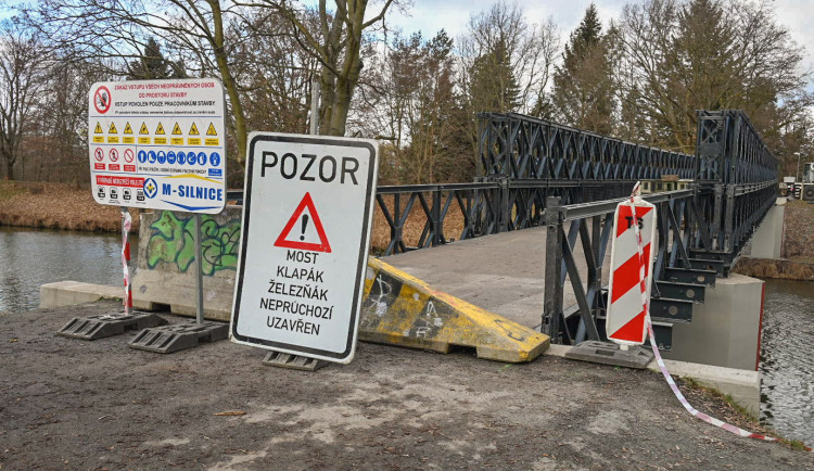 Rekonstruovaná lávka Klapák v Hradci Králové se otevře do konce února