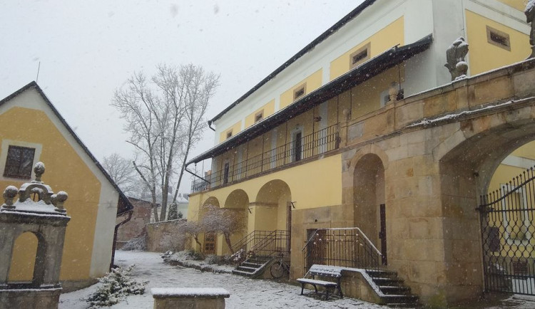 Muzeum ve Dvoře Králové připomíná výstavou historii bývalé textilky Tiba